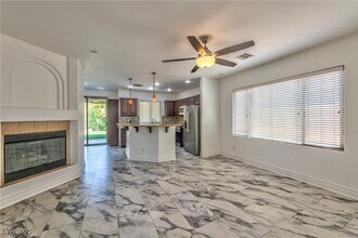 398 Blue Tee Ct in Las Vegas, NV - Building Photo - Building Photo