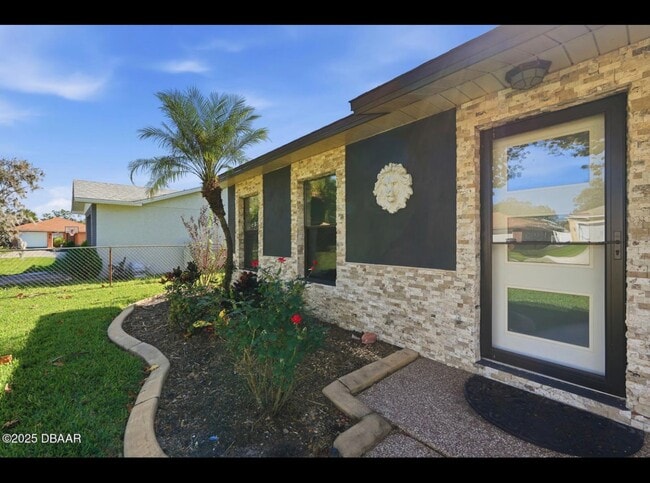 932 Lora St in Daytona Beach, FL - Building Photo - Building Photo