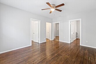 6700 S Merrill Ave in Chicago, IL - Building Photo - Building Photo