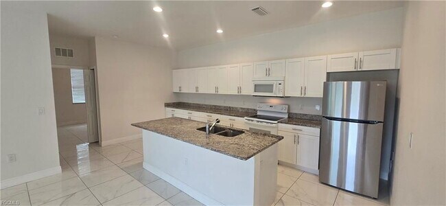 4602 25th St SW in Lehigh Acres, FL - Building Photo - Building Photo