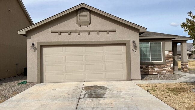 property at 865 Valencia