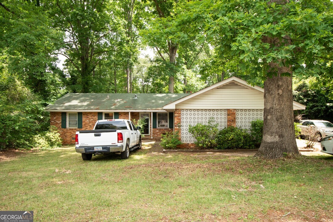 1005 College Station Rd in Athens, GA - Building Photo
