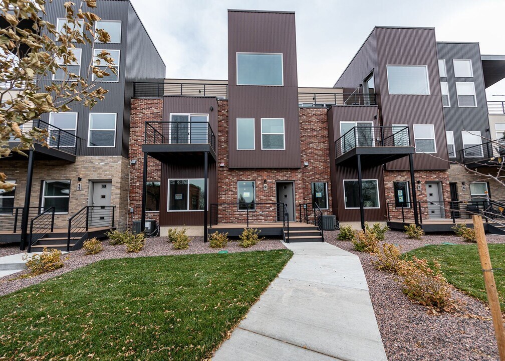 7 E Ramona Ave in Colorado Springs, CO - Building Photo