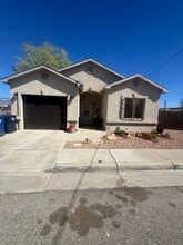 4600 6th St NW in Albuquerque, NM - Foto de edificio - Building Photo