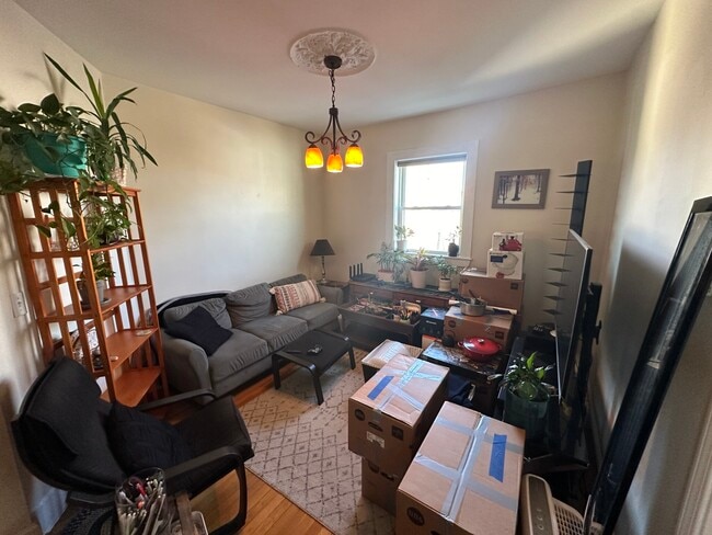 188 Lowell St, Unit #2 in Somerville, MA - Building Photo - Building Photo
