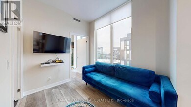 38 Monte Kwinter Ct in Toronto, ON - Building Photo - Building Photo