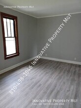 3814 Brown St in Flint, MI - Building Photo - Building Photo