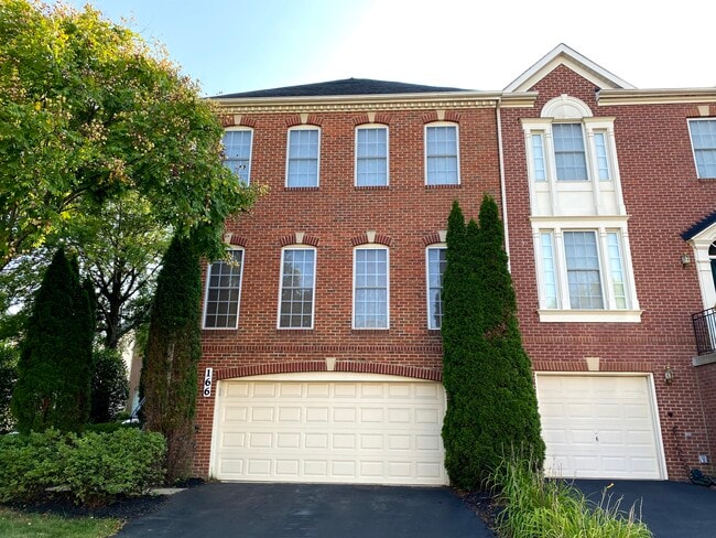 property at 166 Summer Walk Dr