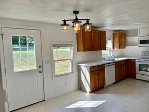 W4493 Spruce Dr in Watertown, WI - Foto de edificio - Building Photo