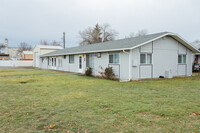 2228 E Desmet Ave, Unit #3 in Spokane, WA - Building Photo - Building Photo