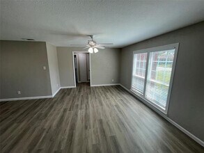 2017 Tolosa Dr in Dallas, TX - Building Photo - Building Photo