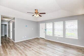 2607 Whitehurst Dr in Fort Worth, TX - Foto de edificio - Building Photo