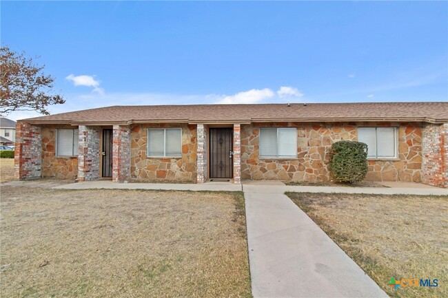 1215 Wales Dr in Killeen, TX - Building Photo - Building Photo