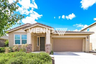 3025 Quincy Ave in Roseville, CA - Building Photo