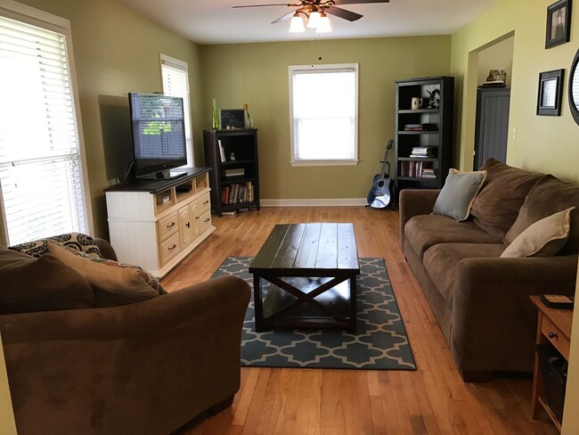 2327 W Palmer Dr in Charleston, SC - Building Photo - Building Photo