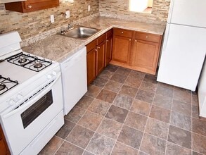 Canterbury Court in Washington, PA - Building Photo - Building Photo