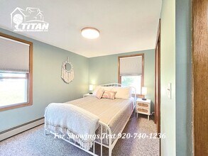 2637 E Shore Dr in Green Bay, WI - Building Photo - Building Photo