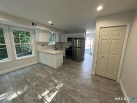 1083 Whalley Ave in New Haven, CT - Building Photo