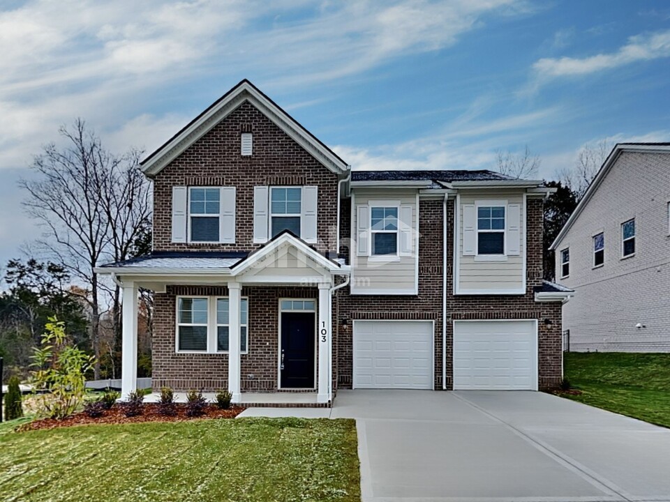 103 Broadmoor Dr in Mount Juliet, TN - Foto de edificio