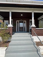 6515 Vine St in Cincinnati, OH - Building Photo - Building Photo