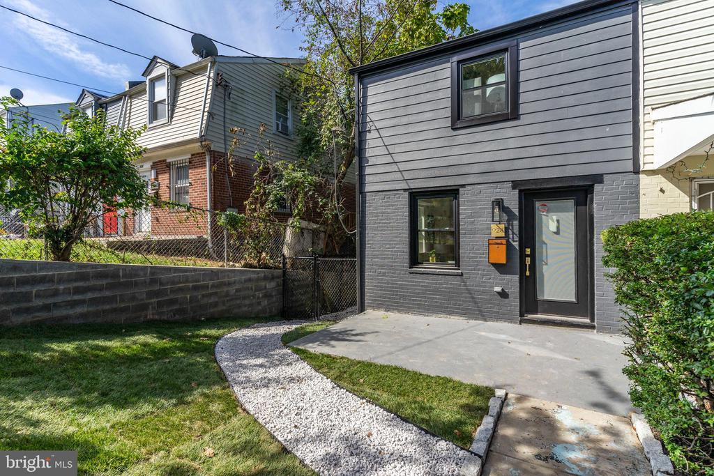 928 52nd St NE in Washington, DC - Foto de edificio