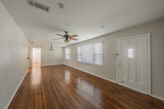 5717 Aton Ave in Westworth Village, TX - Building Photo - Building Photo