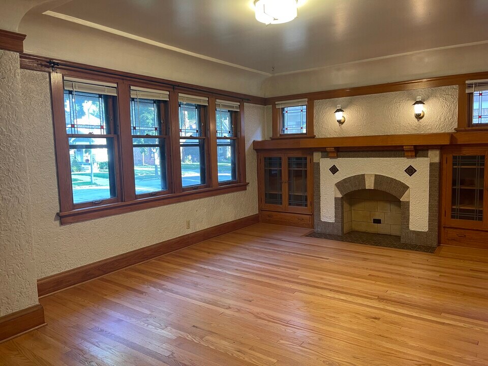 2567 N 61st St, Unit 2567 in Milwaukee, WI - Foto de edificio