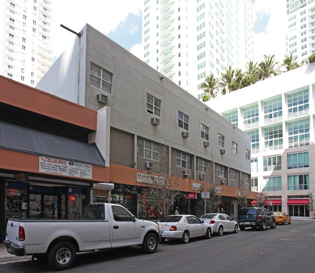 Everglades Apartments in Miami, FL - Foto de edificio - Building Photo