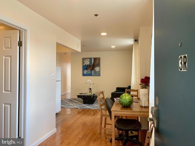 224 N 13th St, Unit 3R in Philadelphia, PA - Building Photo - Building Photo