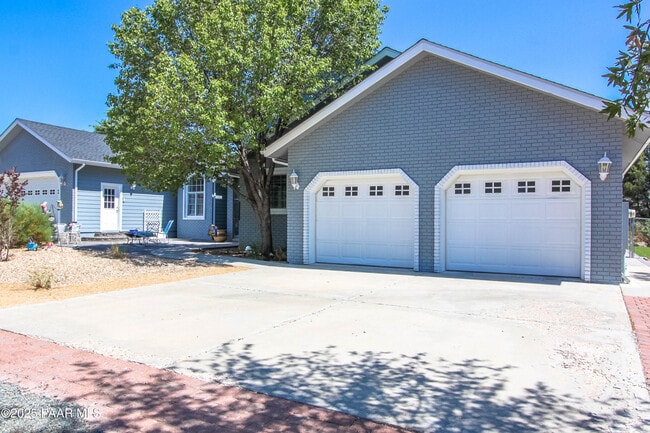 2440 W Live Oak Dr in Prescott, AZ - Building Photo - Building Photo