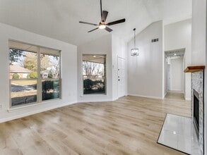 1538 Summerwind Ln in Lewisville, TX - Foto de edificio - Building Photo