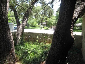 2007 Oakglen Dr in Austin, TX - Building Photo - Building Photo