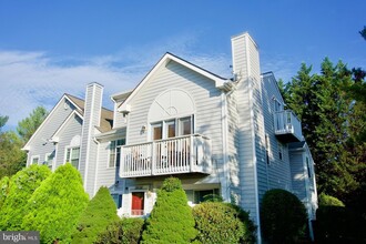 19018 Bronco Dr in Germantown, MD - Building Photo - Building Photo