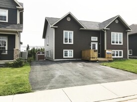 47 Cypress St in St John's, NL - Building Photo