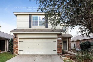 2725 Mountain Lion Dr in Fort Worth, TX - Building Photo
