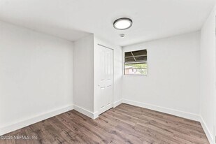 2348 Sherrington St in Jacksonville, FL - Building Photo