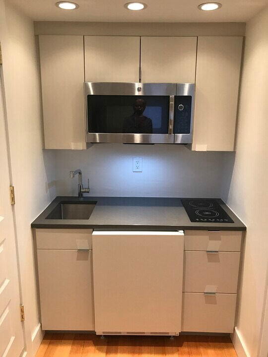 15 Revere St in Boston, MA - Building Photo