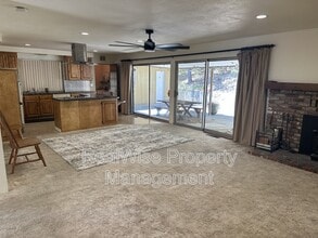 321 Larkin Rd in Grants Pass, OR - Building Photo - Building Photo