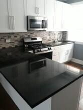 835 W Cornelia Ave, Unit 1S in Chicago, IL - Building Photo - Building Photo