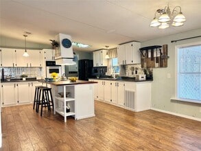 10532 Bay Hills Cir in Thonotosassa, FL - Building Photo - Building Photo