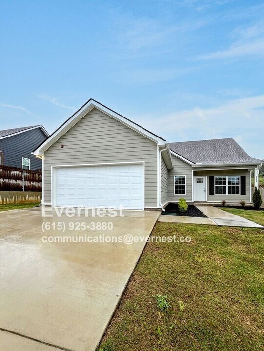 1034 Echo Rdg Rd in Columbia, TN - Building Photo