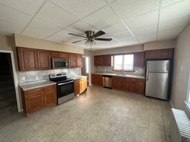 402 Mortimer St, Unit 2 in Dunmore, PA - Building Photo