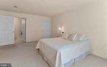 13675 Philmont Ave in Philadelphia, PA - Building Photo - Building Photo