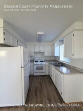 1135 SE Oar Ave in Lincoln City, OR - Building Photo - Building Photo