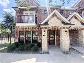 306 Brothers Blvd in Red Oak, TX - Building Photo - Building Photo