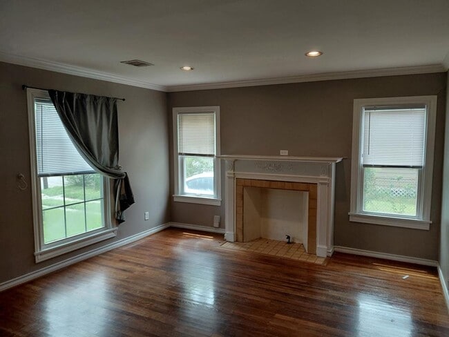 7019 Linden St in Houston, TX - Building Photo - Building Photo