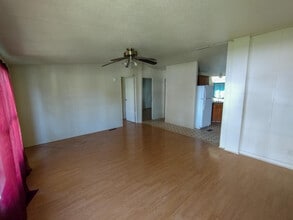 144 Private Rd 3376 F in Kempner, TX - Building Photo - Building Photo