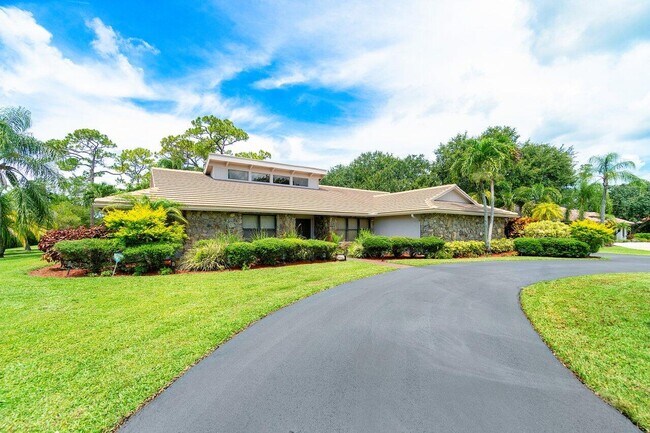 9405 Dundee Dr in Wellington, FL - Building Photo - Building Photo