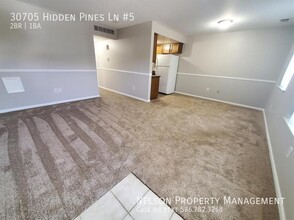 30705 Hidden Pines Ln in Roseville, MI - Building Photo - Building Photo