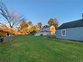 270 N Water St in Stonington, CT - Building Photo - Building Photo